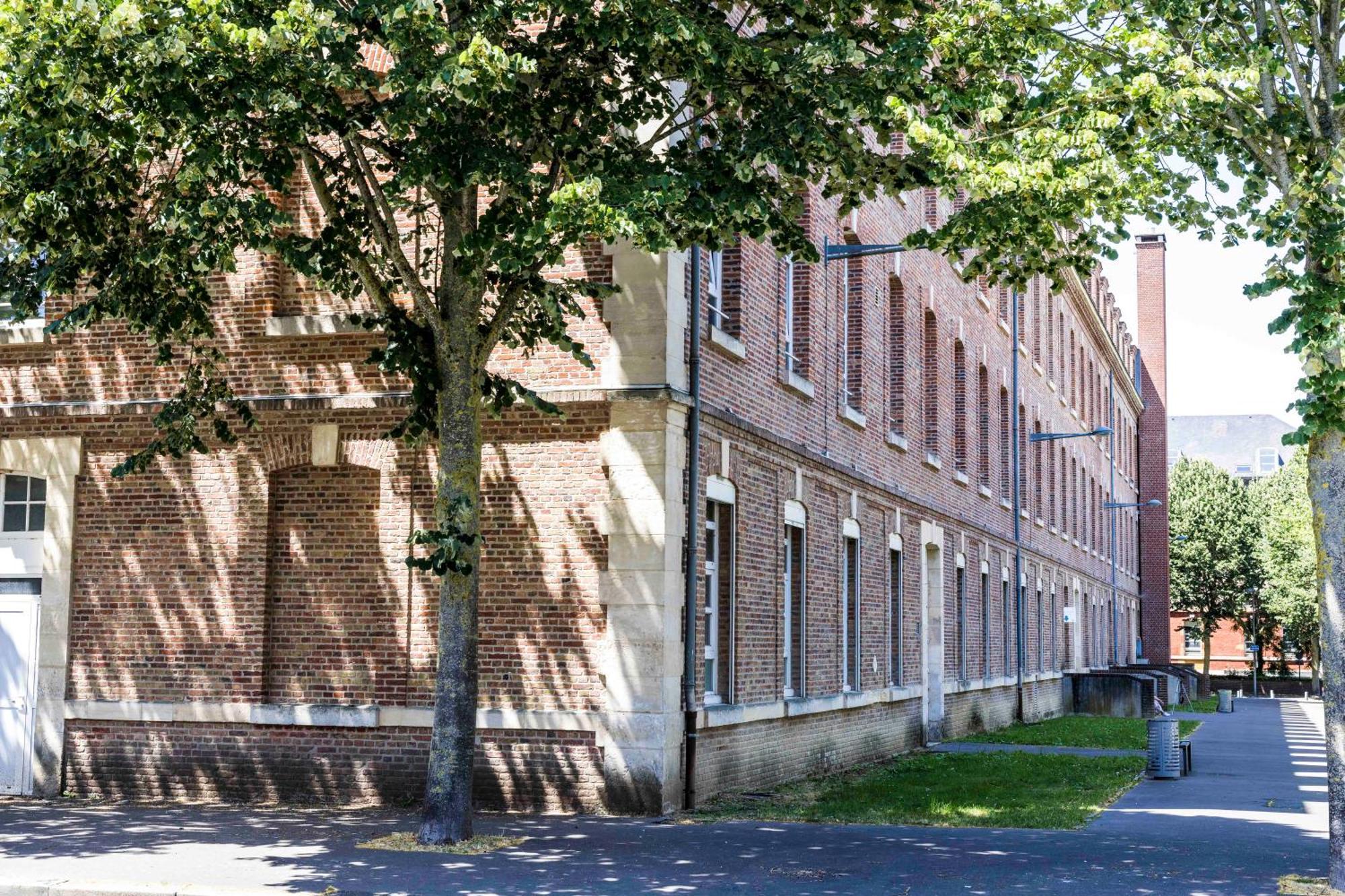 Auberge de Jeunesse HI Amiens Extérieur photo